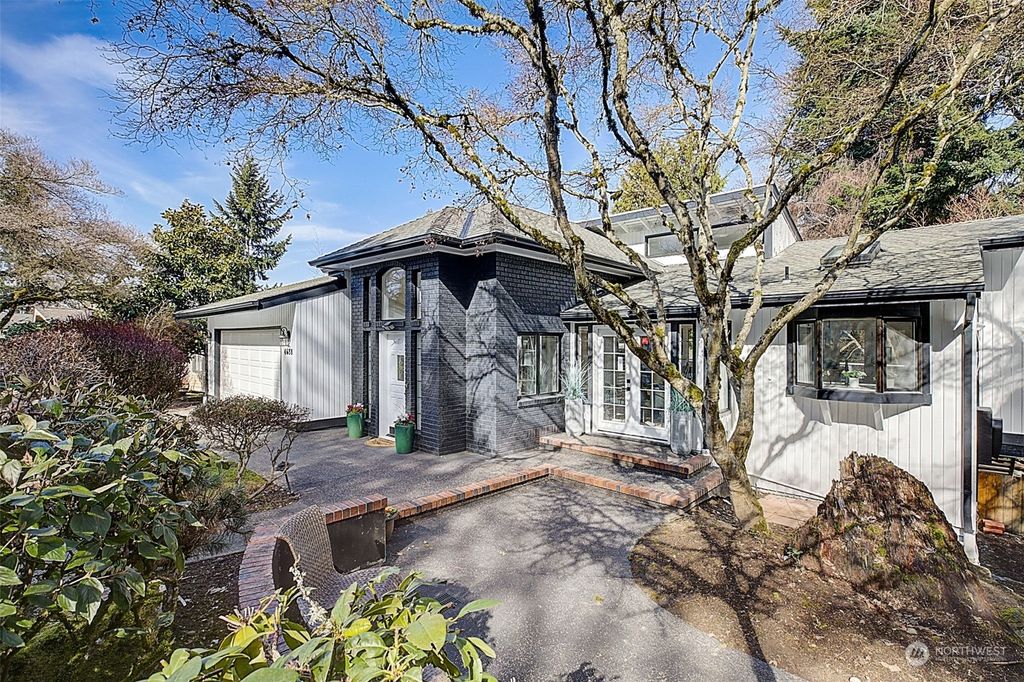 Photo of 4638 152nd Place SE, Bellevue, WA 98006 (MLS # 2210665)