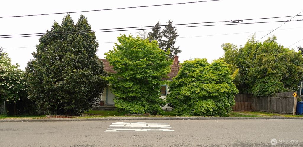Photo of 515 Hazel Avenue N, Kent, WA 98030 (MLS # 2376475)