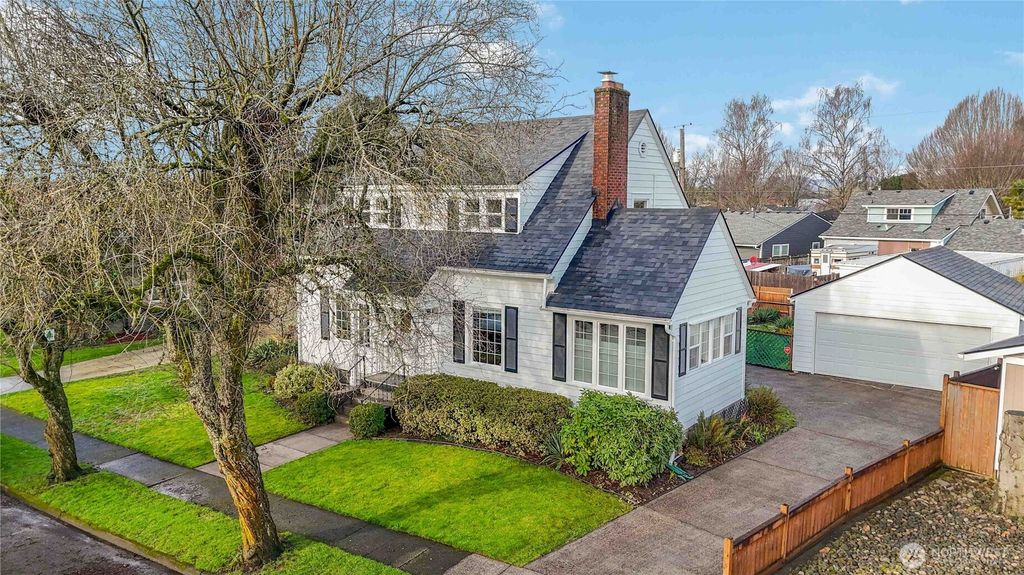 Photo of 2640 Garfield Street, Longview, WA 98632 (MLS # 2466642)