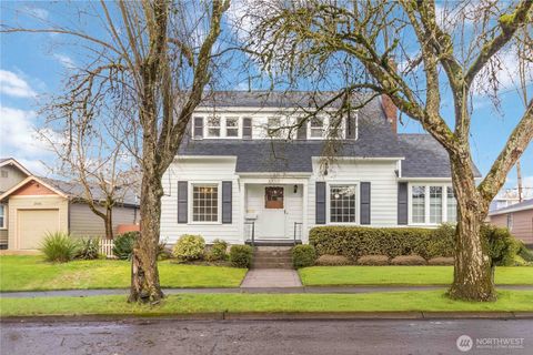 Photo of 2640 Garfield Street, Longview, WA 98632 (MLS # 2466642)