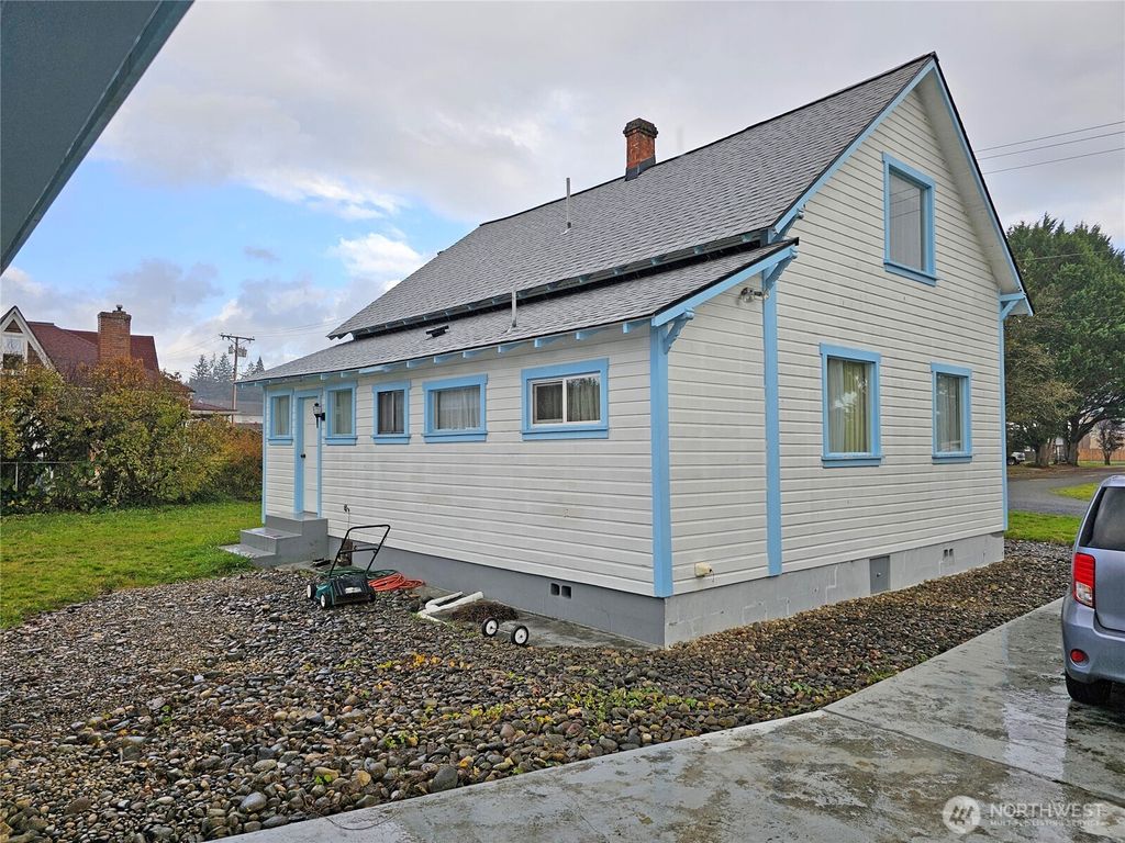 Photo of 120 S Park St, Oakville, WA 98568 (MLS # 2467505)