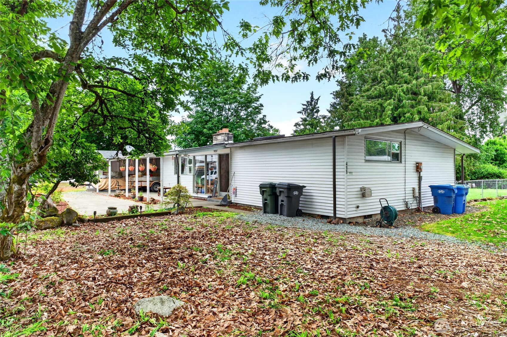 411 Tule Lake Rd S