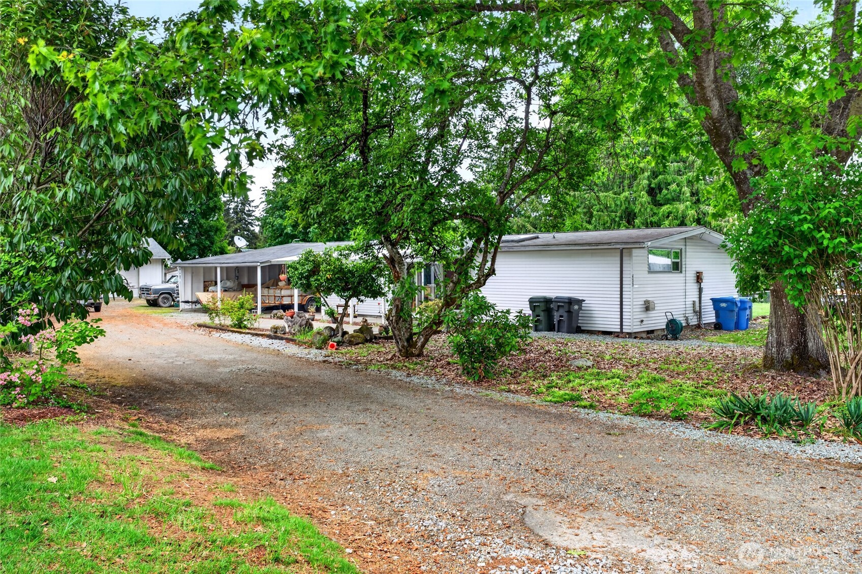 411 Tule Lake Rd S