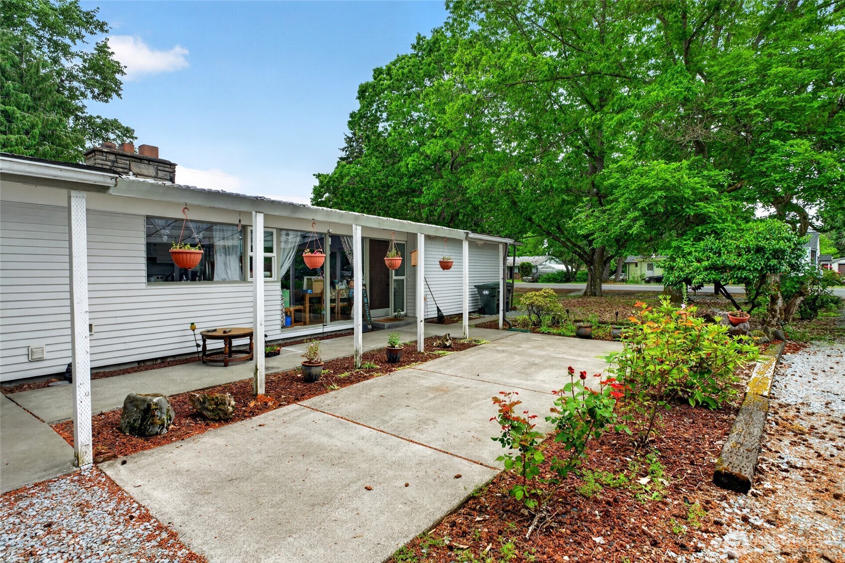 411 Tule Lake Rd S