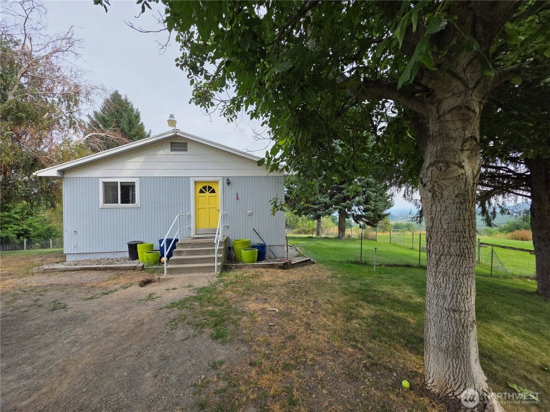 81 Golden Road