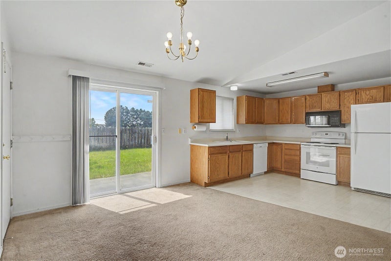 1116 E Hayden