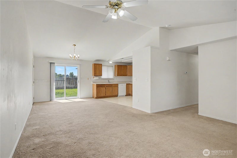 1116 E Hayden