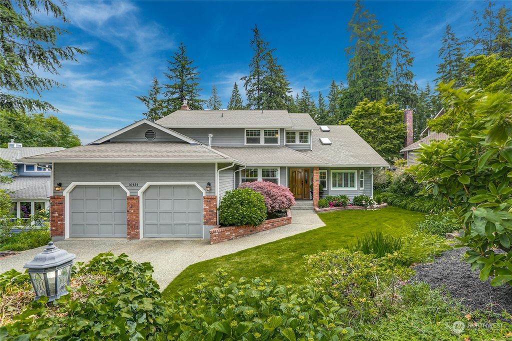 Photo of 10424 114th Place NE, Kirkland, WA 98033 (MLS # 2251306)