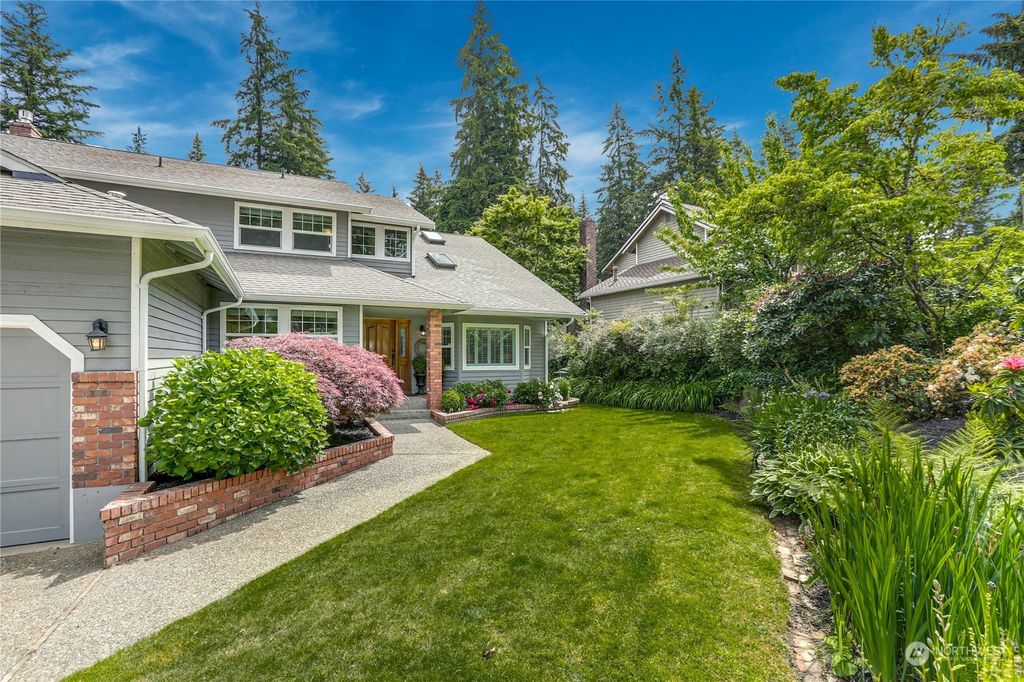 Photo of 10424 114th Place NE, Kirkland, WA 98033 (MLS # 2251306)