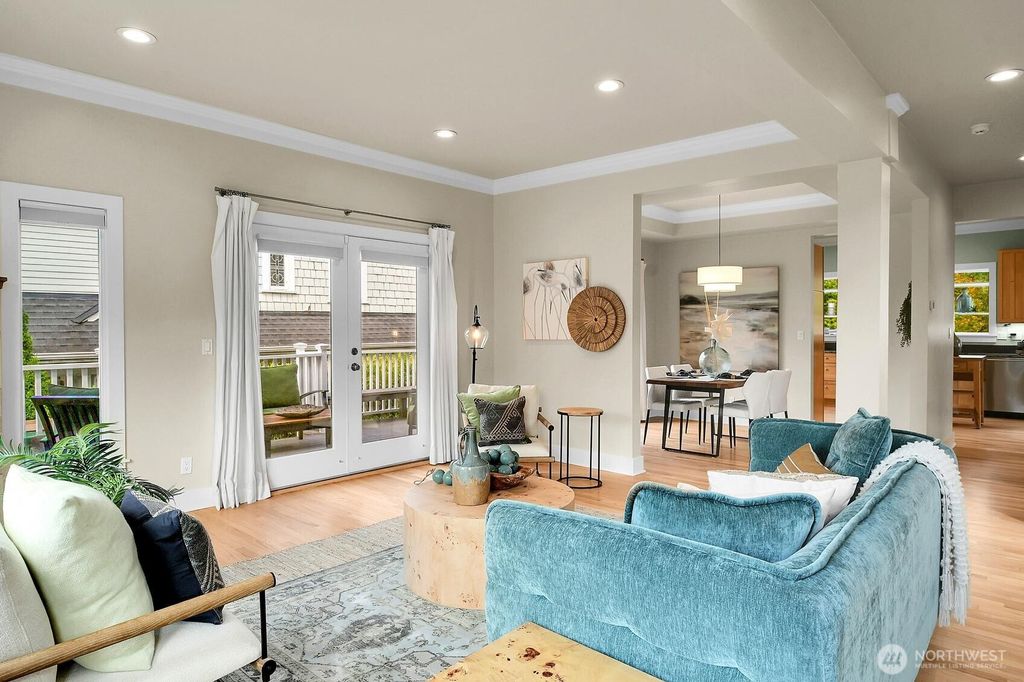 Photo of 5544 Kenwood Place N, Seattle, WA 98103 (MLS # 2431801)