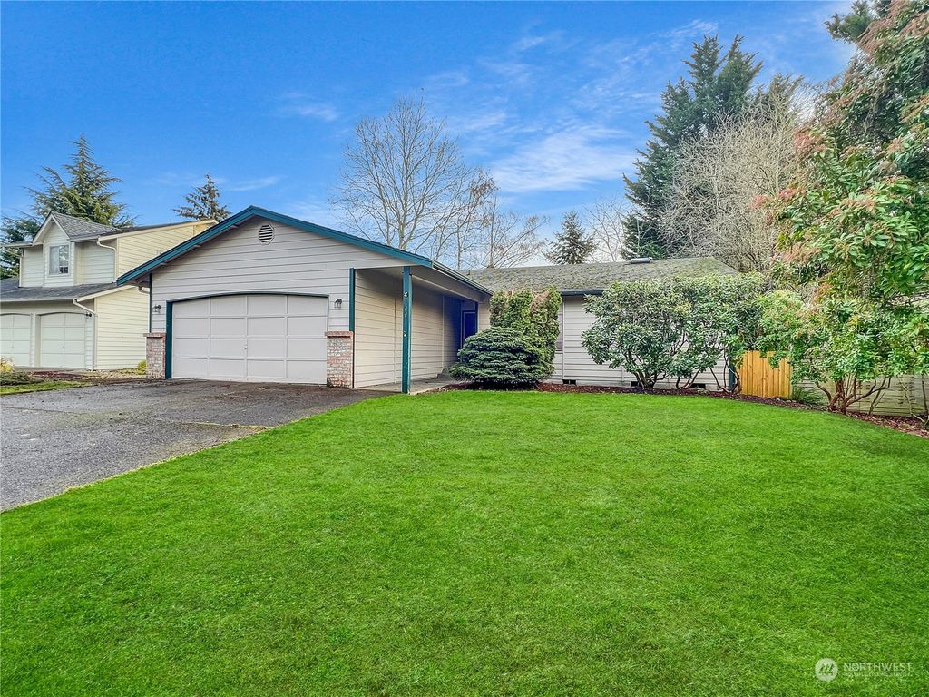 Photo of 1331 SW 350th Street, Federal Way, WA 98023 (MLS # 2316344)