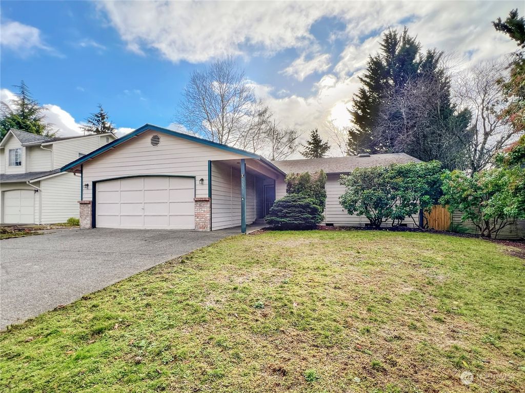 Photo of 1331 SW 350th Street, Federal Way, WA 98023 (MLS # 2316344)