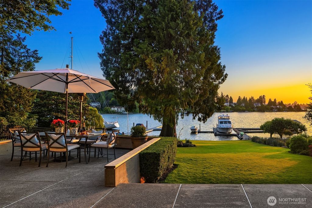 Photo of 3611 Hunts Point Road, Hunts Point, WA 98004 (MLS # 2395467)