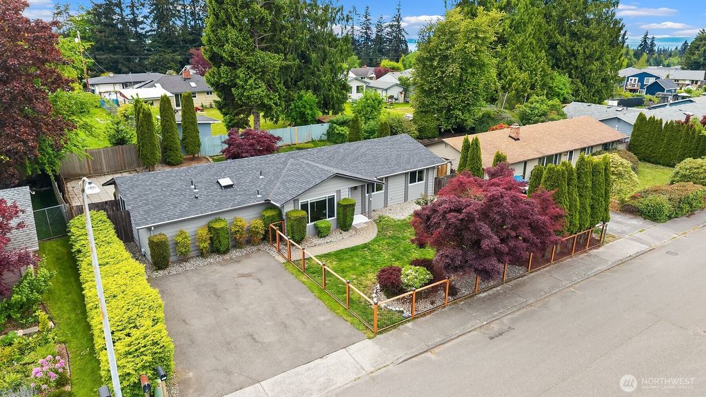 Photo of 6208 Sycamore Place, Everett, WA 98203 (MLS # 2524806)