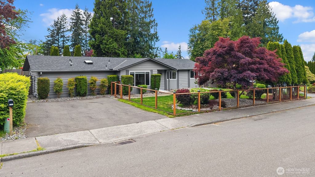 Photo of 6208 Sycamore Place, Everett, WA 98203 (MLS # 2524806)
