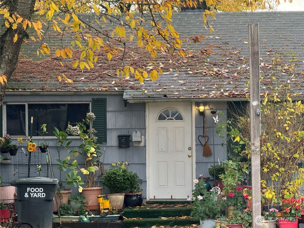 Photo of 17205 33rd Avenue S #SeaTac, Burien, WA 98188 (MLS # 2466378)