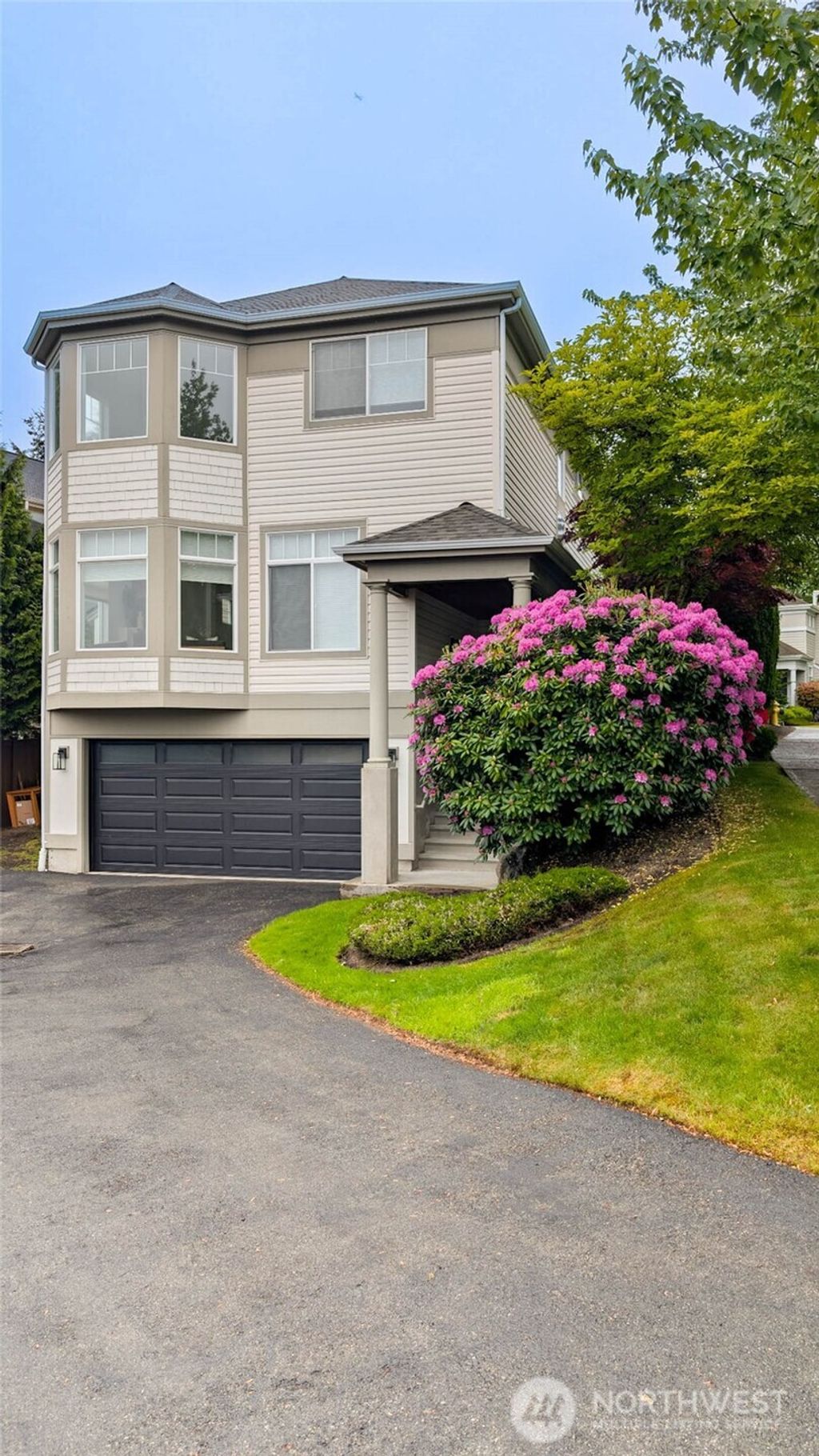 Photo of 11622 114th Drive NE, Kirkland, WA 98034 (MLS # 2524842)
