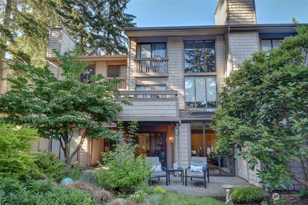 Photo of 13730 15th Avenue NE #G104, Seattle, WA 98125 (MLS # 2262816)
