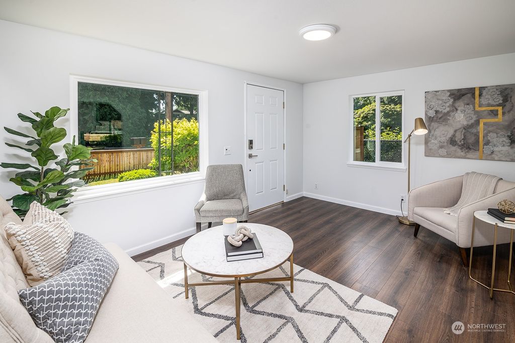 Photo of 12525 1st Avenue NE, Seattle, WA 98125 (MLS # 2077505)