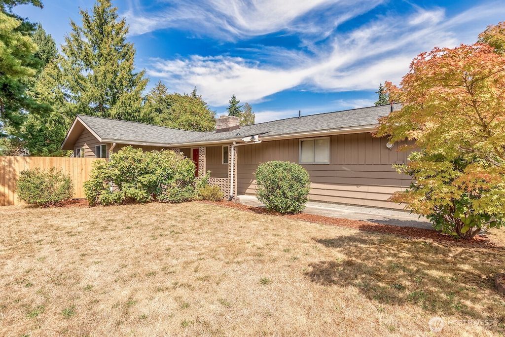 Photo of 604 N 201st Street, Shoreline, WA 98133 (MLS # 2428308)