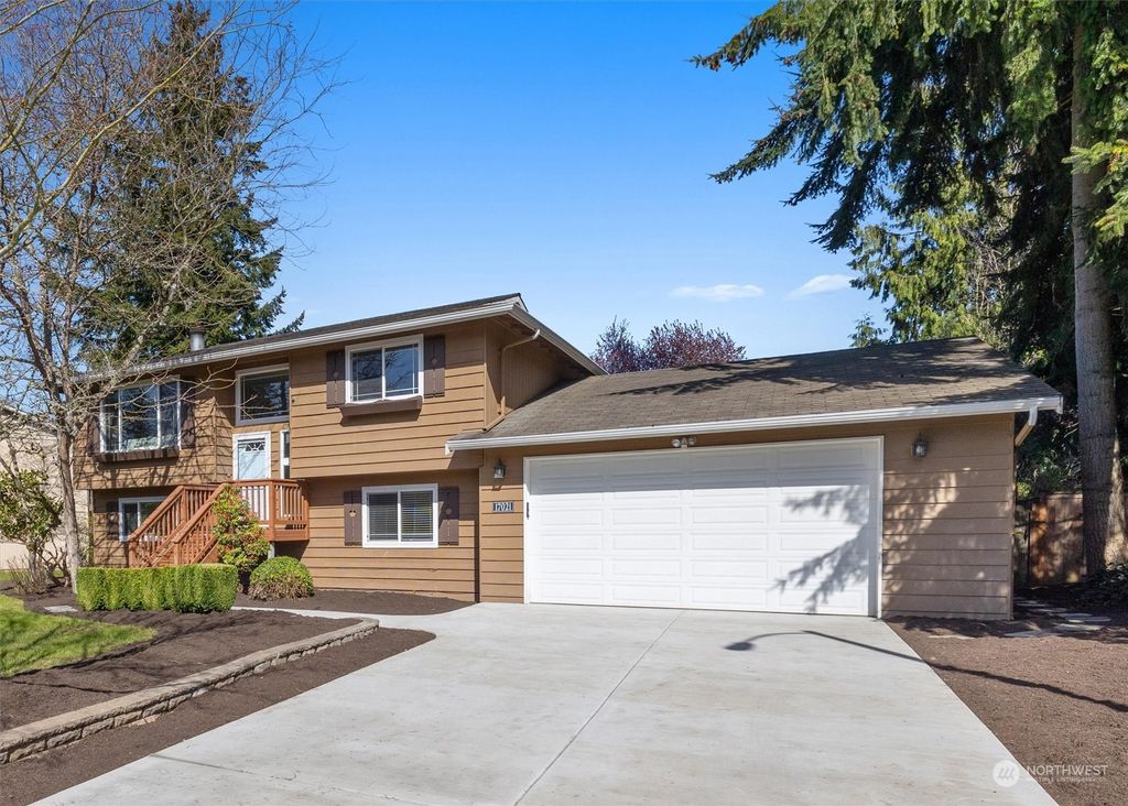 Photo of 17021 30th Drive SE, Bothell, WA 98012 (MLS # 2061525)