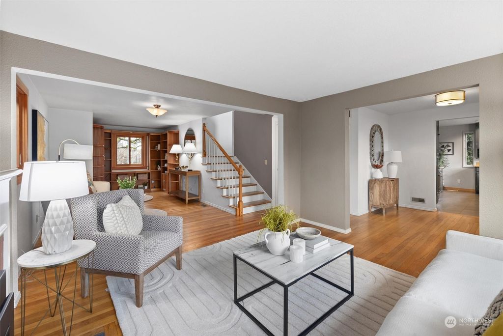 Photo of 11518 1st Avenue NW, Seattle, WA 98177 (MLS # 2201589)