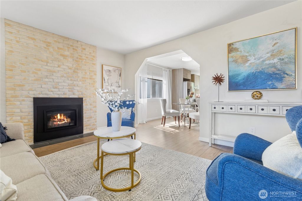 Photo of 12619 NE 81st Place, Kirkland, WA 98033 (MLS # 2404767)