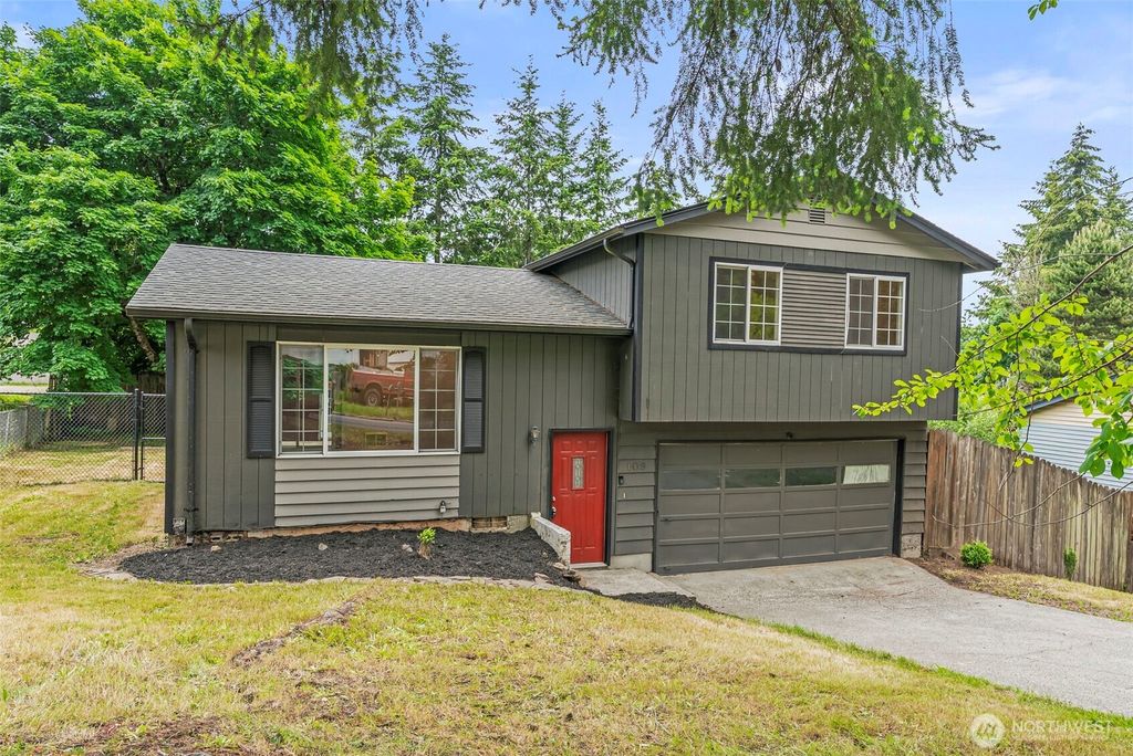 Photo of 109 Rollingwood Drive, Kelso, WA 98626 (MLS # 2535042)