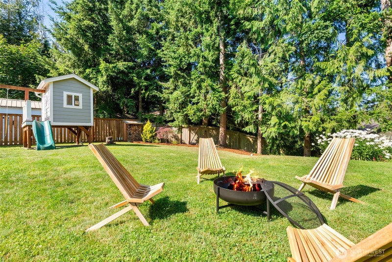 4372 Lakeview Court