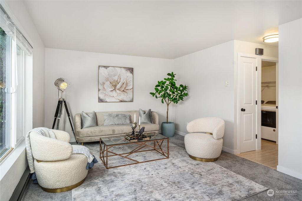 Photo of 5612 123rd Avenue SE, Bellevue, WA 98006 (MLS # 2040570)