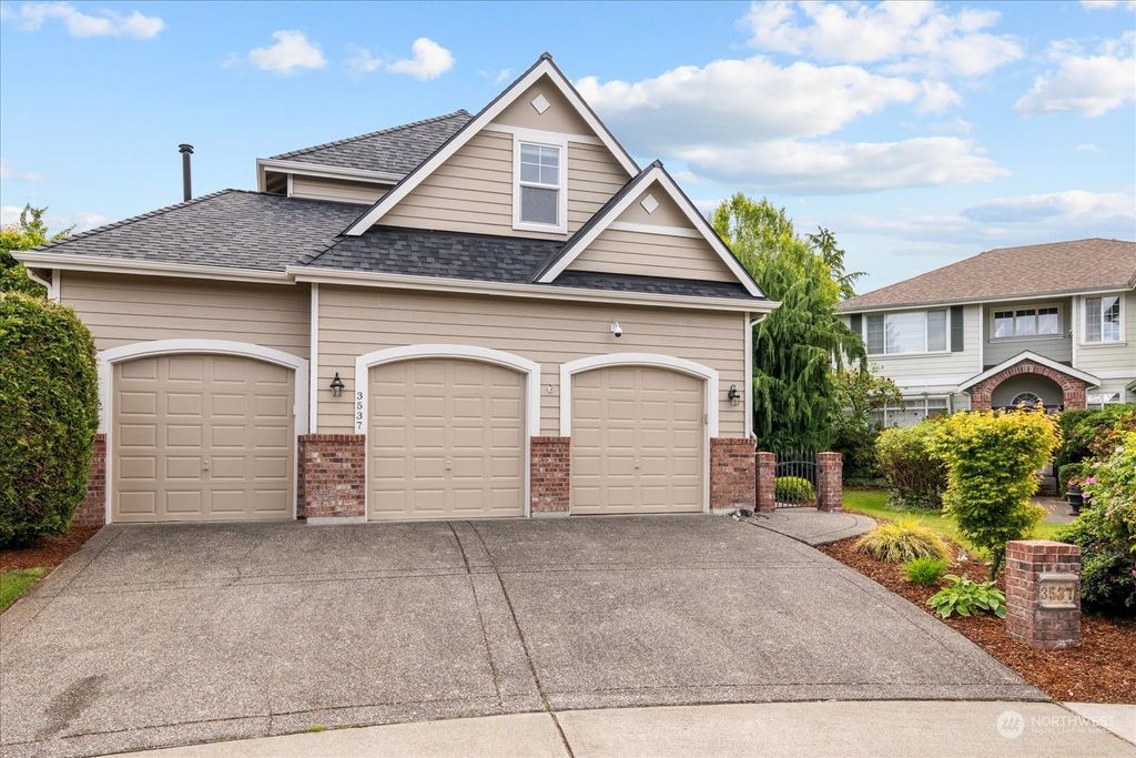 Photo of 3537 NE 24th Court, Renton, WA 98056 (MLS # 2254865)