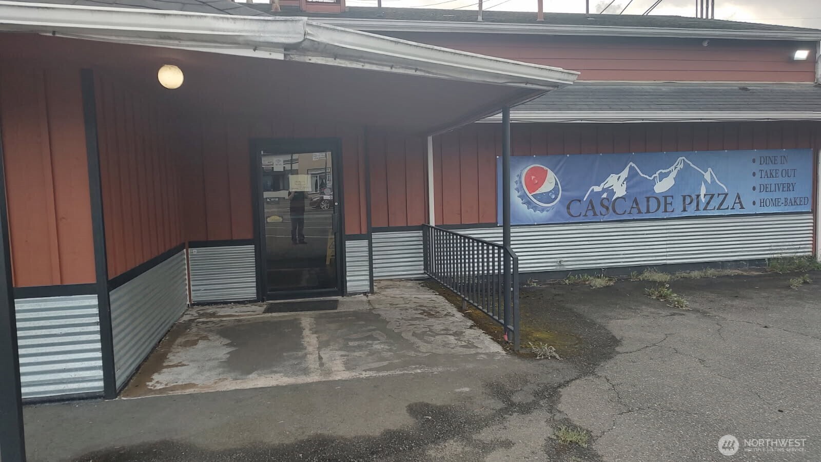 203 W Main St