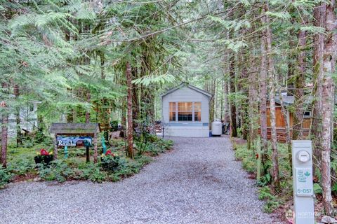 Photo of 57 Riverside Drive, Deming, WA 98244 (MLS # 2553199)
