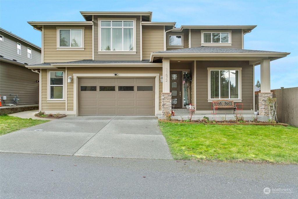 Photo of 11672 SE 318th Court, Auburn, WA 98092 (MLS # 2047398)