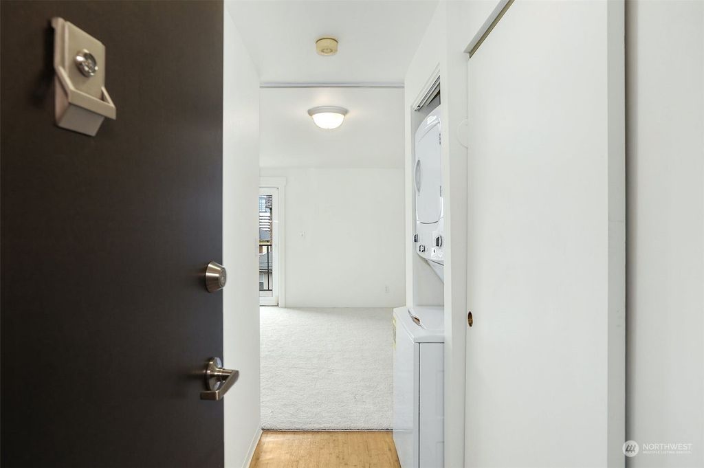 Photo of 1300 University Street #2F, Seattle, WA 98101 (MLS # 2038083)