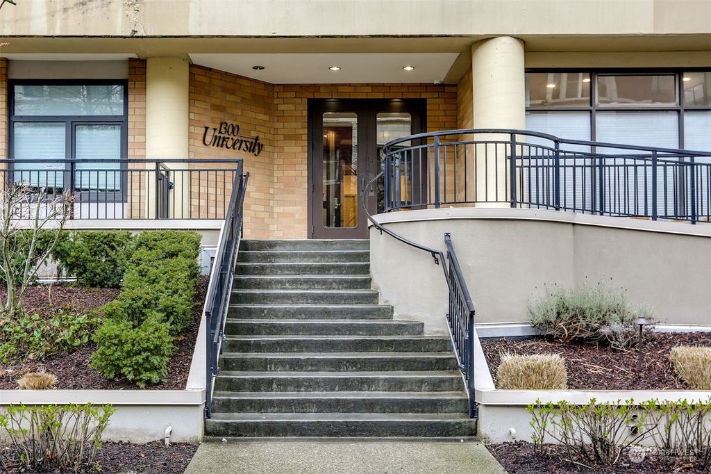 Photo of 1300 University Street #2F, Seattle, WA 98101 (MLS # 2038083)