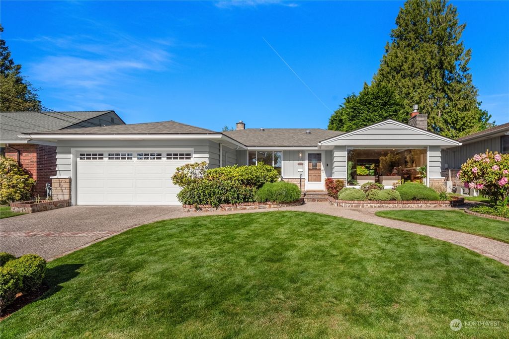 Photo of 3639 W Viewmont Way W, Seattle, WA 98199 (MLS # 2235960)