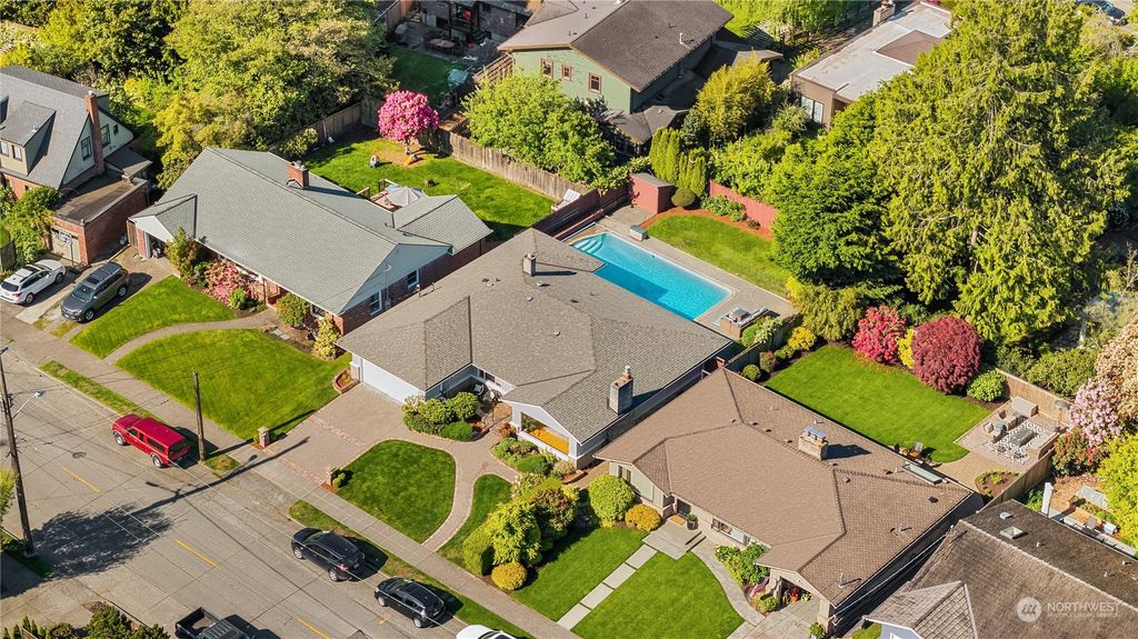 Photo of 3639 W Viewmont Way W, Seattle, WA 98199 (MLS # 2235960)