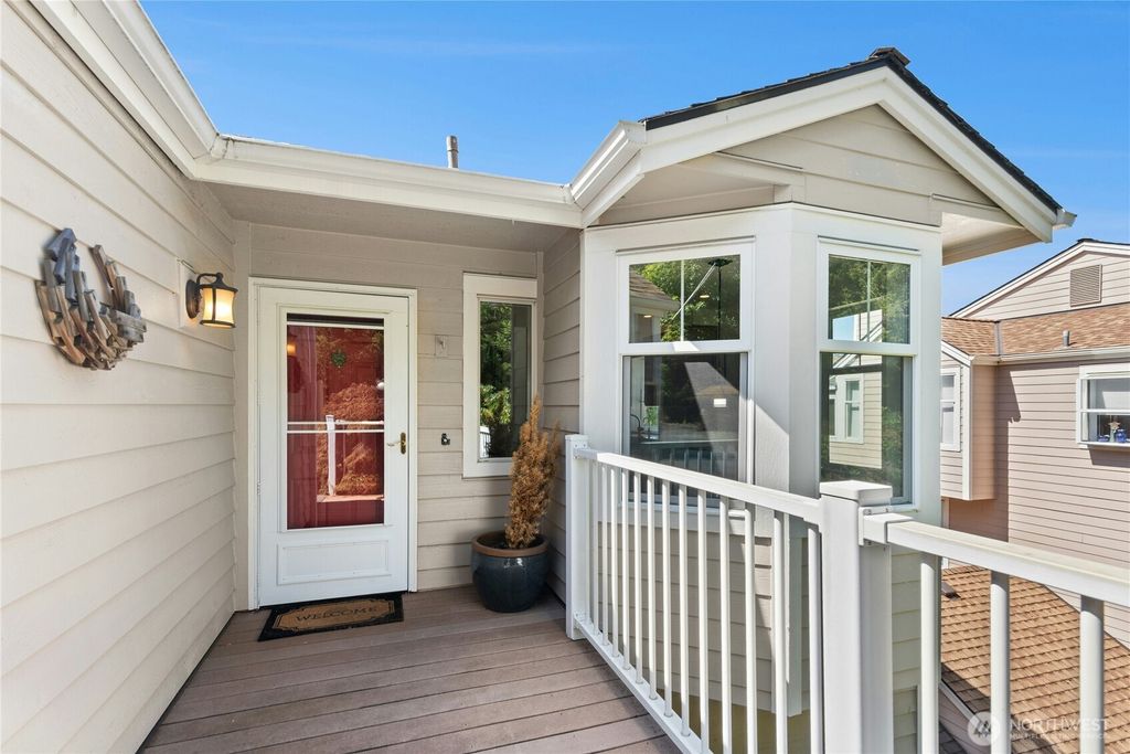Photo of 22541 SE 42nd Court #2252, Issaquah, WA 98029 (MLS # 2425085)