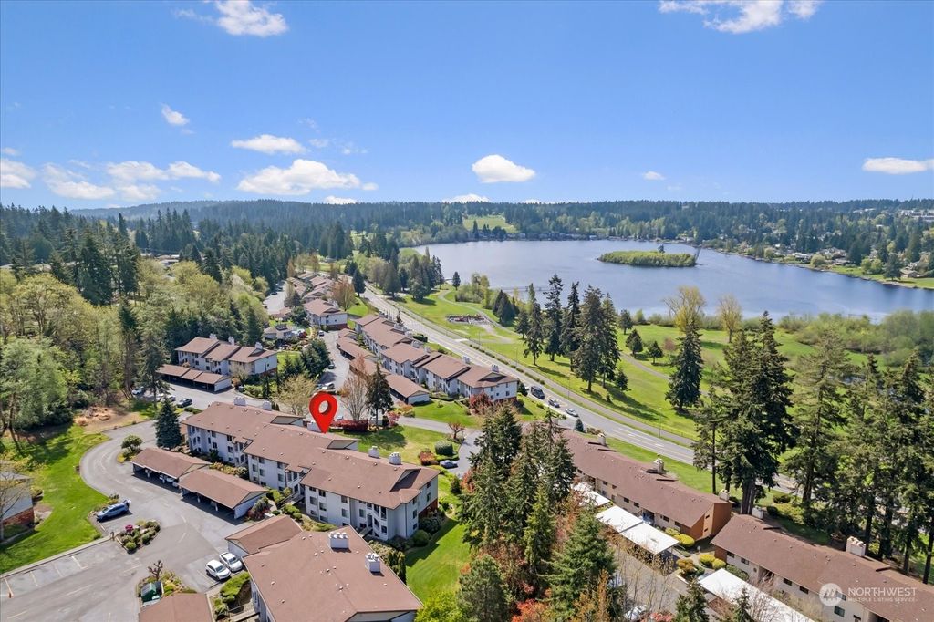 Photo of 23405 Lakeview Drive #H203, Mountlake Terrace, WA 98043 (MLS # 2160764)