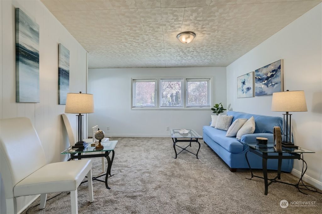 Photo of 675 Edmonds Avenue NE, Renton, WA 98056 (MLS # 2216339)