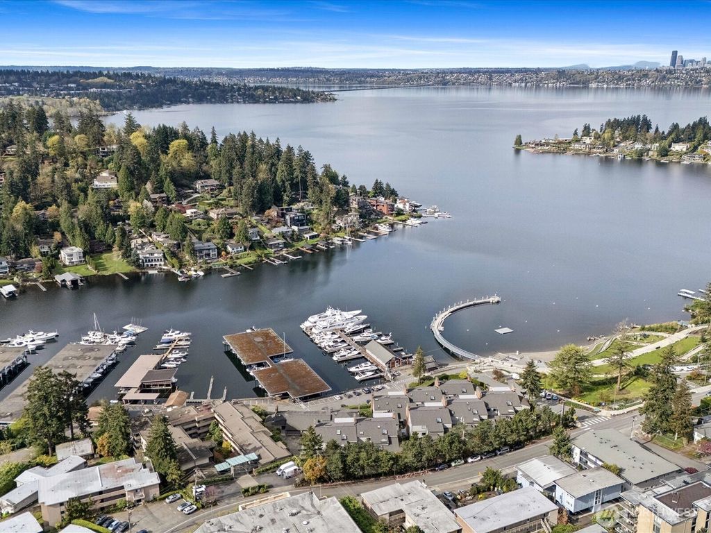 Photo of 9951 Lake Washington Boulevard NE #24, Bellevue, WA 98004 (MLS # 2359841)