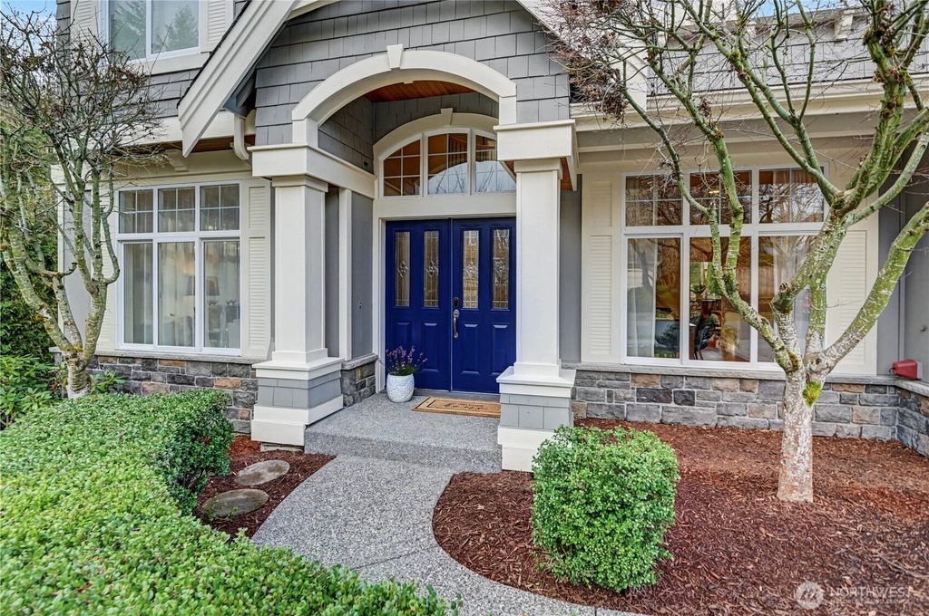 Photo of 10009 126th Avenue NE, Kirkland, WA 98033 (MLS # 2480828)