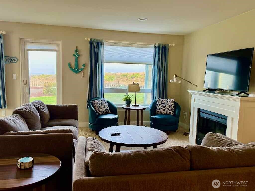 1600 W Ocean Avenue 910