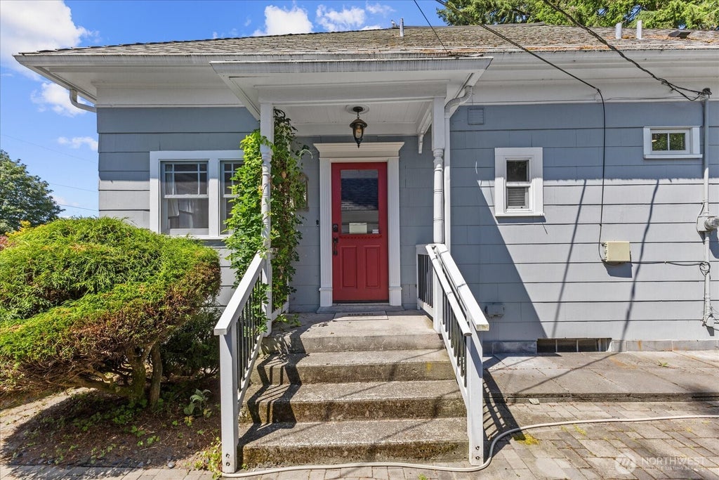 Photo of 403 N Macleod Avenue, Arlington, WA 98223 (MLS # 2533467)