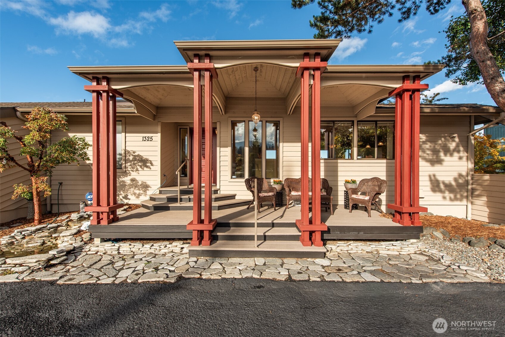 1325 E Lauridsen Boulevard