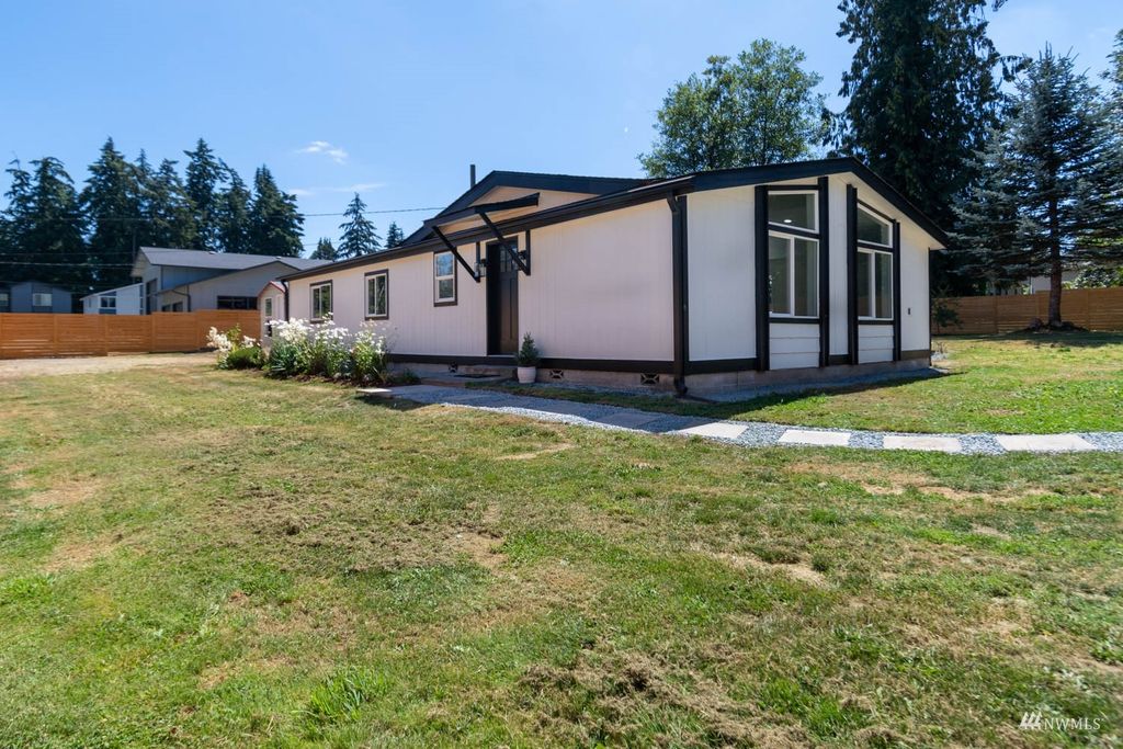 Photo of 35805 51 Avenue S, Auburn, WA 98001 (MLS # 1977902)