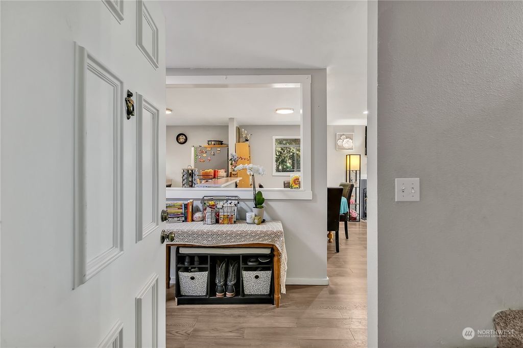 Photo of 22246 24th Avenue S #M91, Des Moines, WA 98198 (MLS # 2273906)
