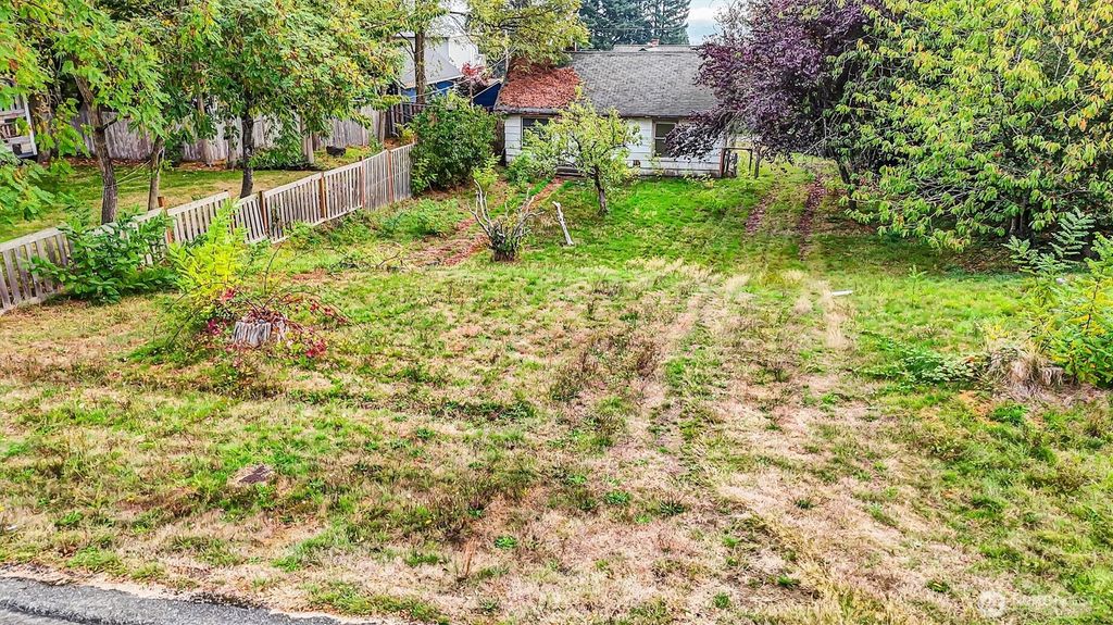 Photo of 5727 Lombard Avenue, Everett, WA 98203 (MLS # 2444087)
