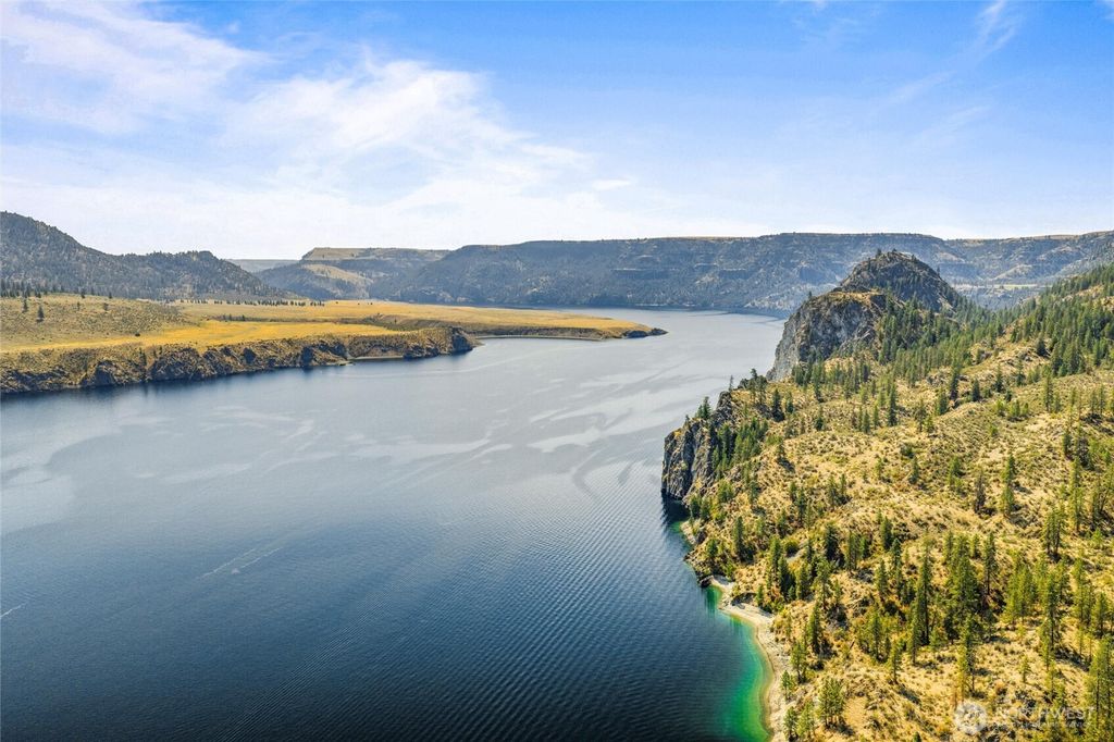 Photo of 20301 Brougher Lane E Ln, Wilbur, WA 99185 (MLS # 2500180)